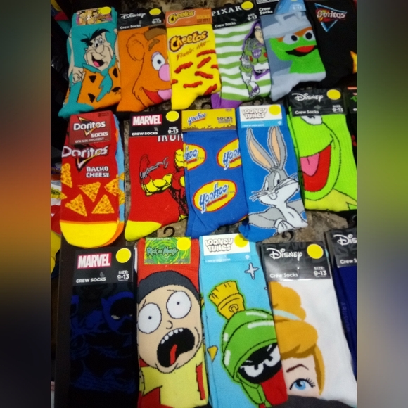 Novelty Socks, NWT, Crew Style, Fits Size 6-13 or 9-13 Assorted Fun Socks - Picture 3 of 13